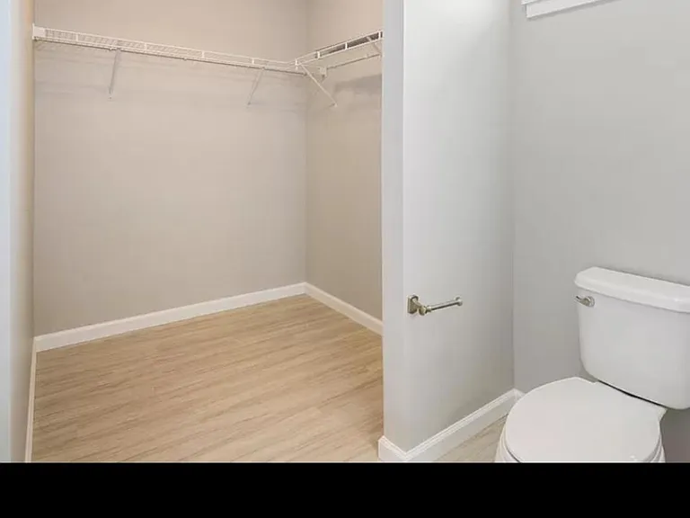 1127 Race St NE — Photo 9