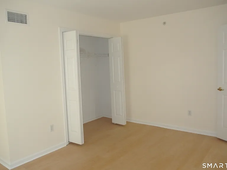 680 Boston Post Rd #25 — Photo 12