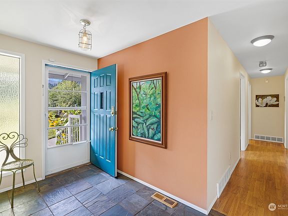 3rd image of 3752 Hill Circle