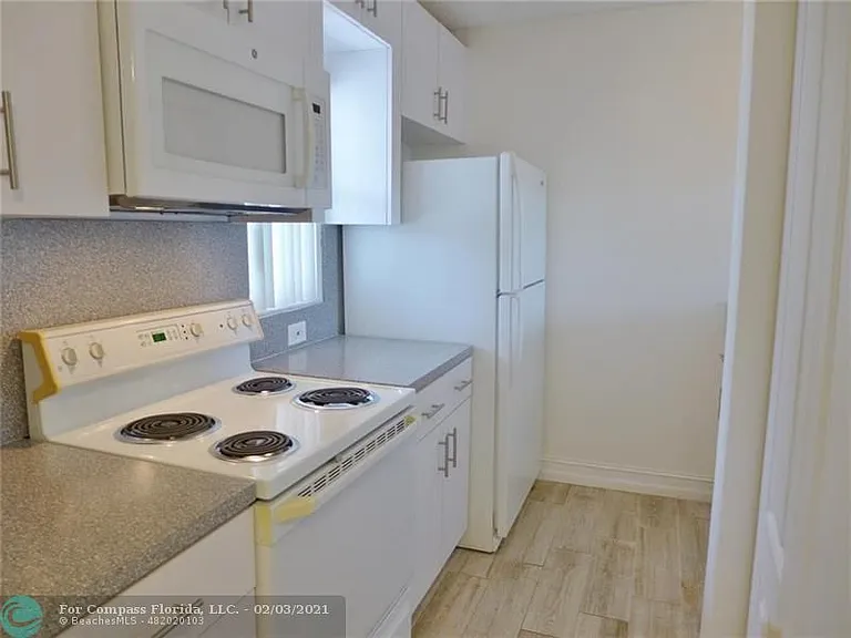 911 Twin Lakes Dr #3-N — Photo 41