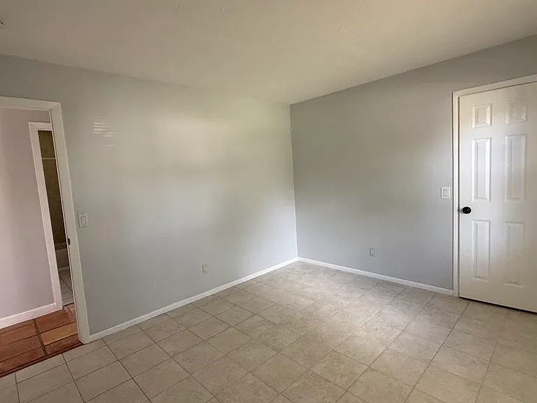 2325 SW Pamona St — Photo 8