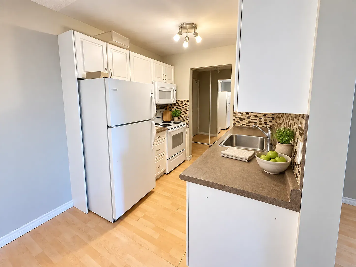 1 bed, 600 sqft, $1,500 — Photo 3