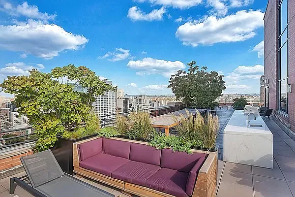 Sold by (Legacy) Shelli Scrimale, LREB | media 22