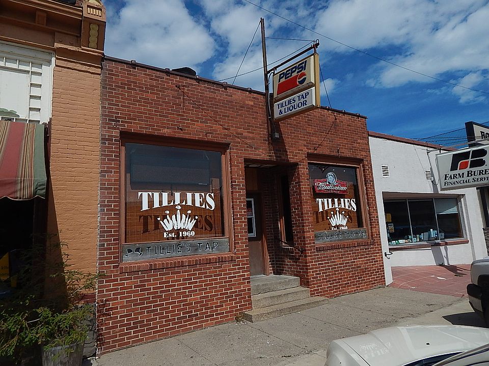 1st image of 711 1st St