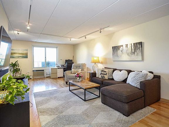 2nd image of 135 Post Ave #507