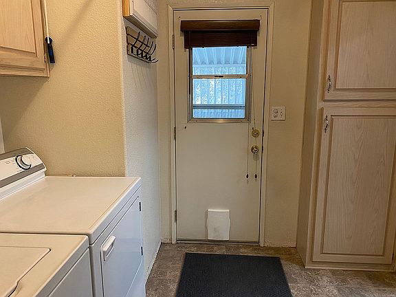 2nd image of 1015 W Jasmine Dr