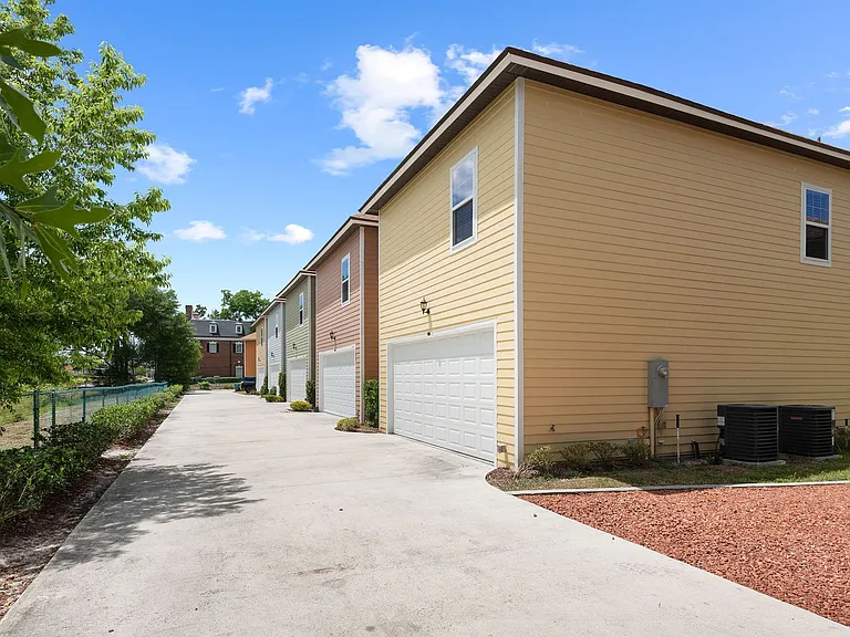 537 Sunbranch Ln — Photo 23