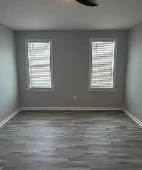 2105 E Federal St — Photo 12