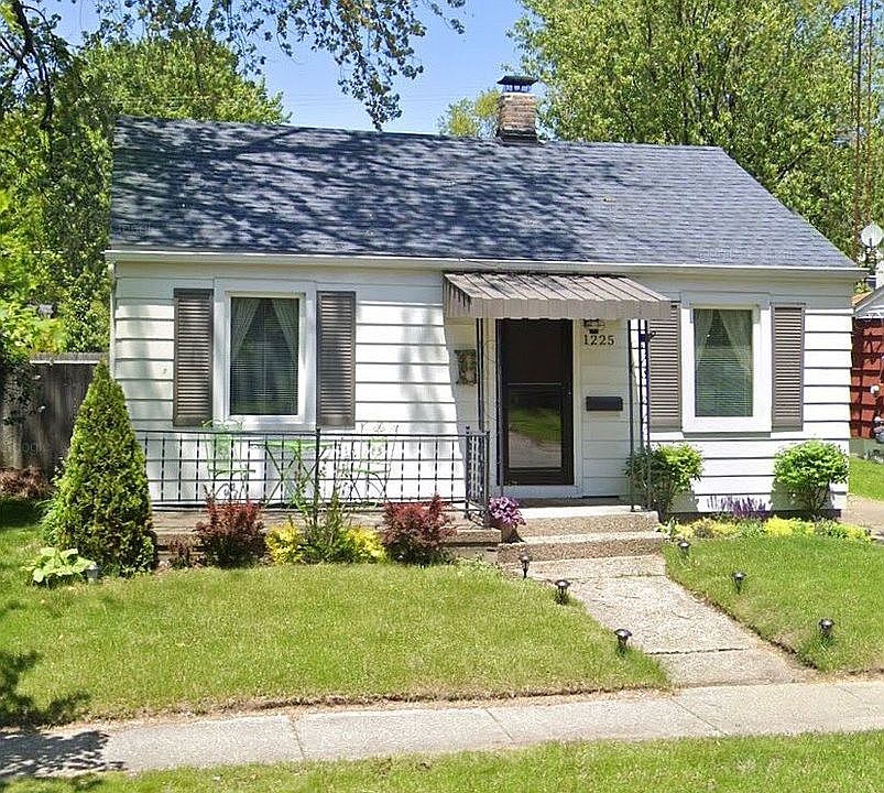 2nd image of 1225 Church St