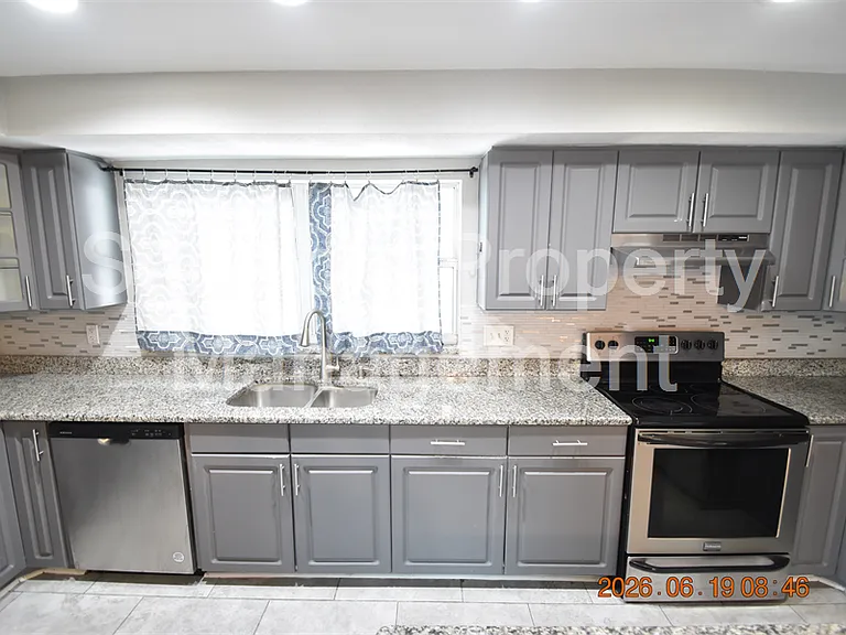 3273 Harbor Lake Dr — Photo 12