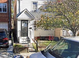 46-25 66th St, Flushing, NY 11377