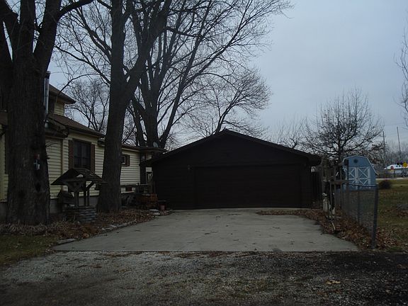2nd image of 213 S Merrill St