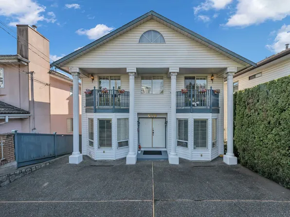 5110 McKee St, Burnaby, BC V5J 2T4