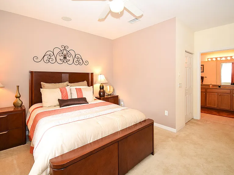 Capital Walk Apartments — Photo 9
