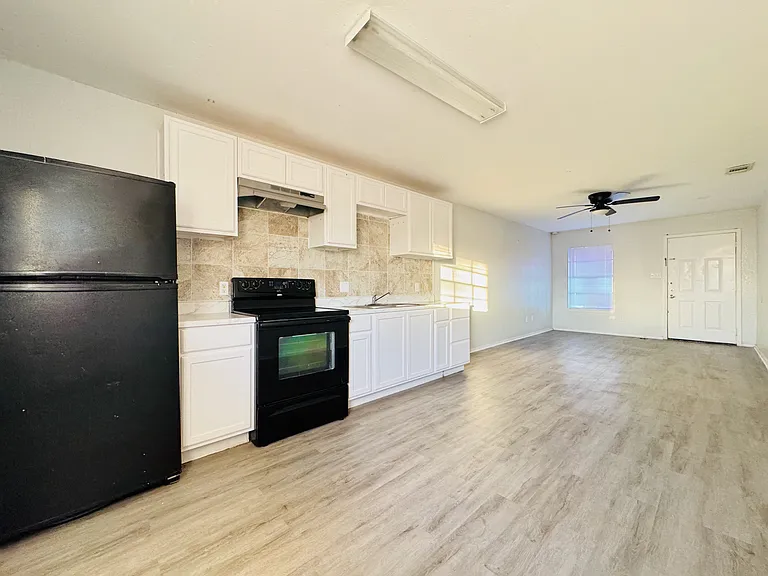 310 S 28th St #2 — Photo 3