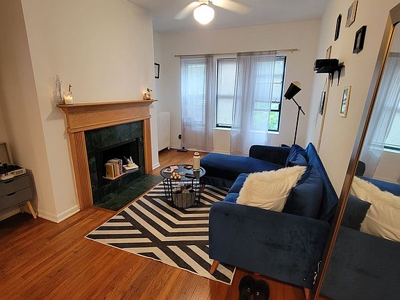 3rd image of 681 W Wrightwood Ave APT 3E
