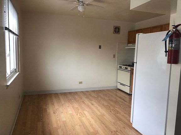 4th image of 267 E Grand Ave #D