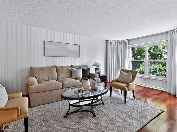 4th image of 6036 Saint Ives Way