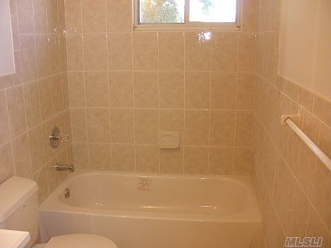 3rd image of 26 Oakley Ave