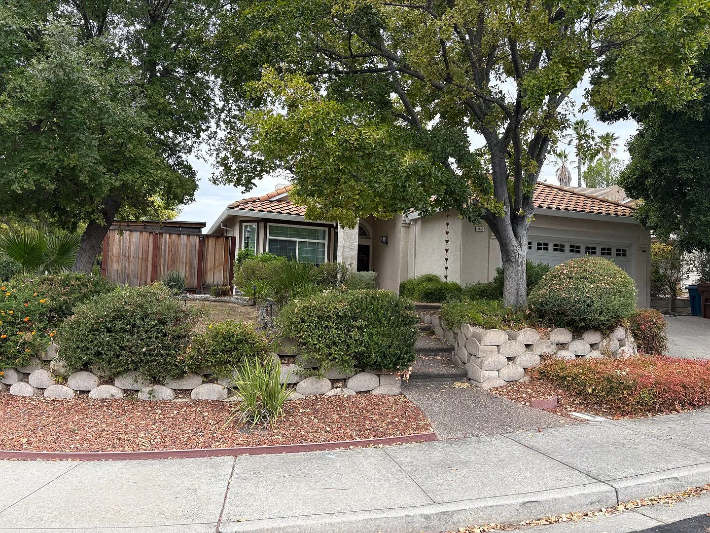 Beautiful Single-Story 3 Bedroom 2 Bath Smart Home! — Photo 2