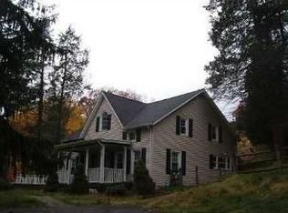 1 Lavender Ln, Tomkins Cove, NY 10986