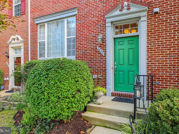 7445 Gillingham Row, Alexandria, VA 22315