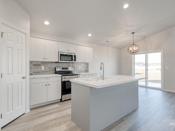 4th image of 4917 Endicott Dr