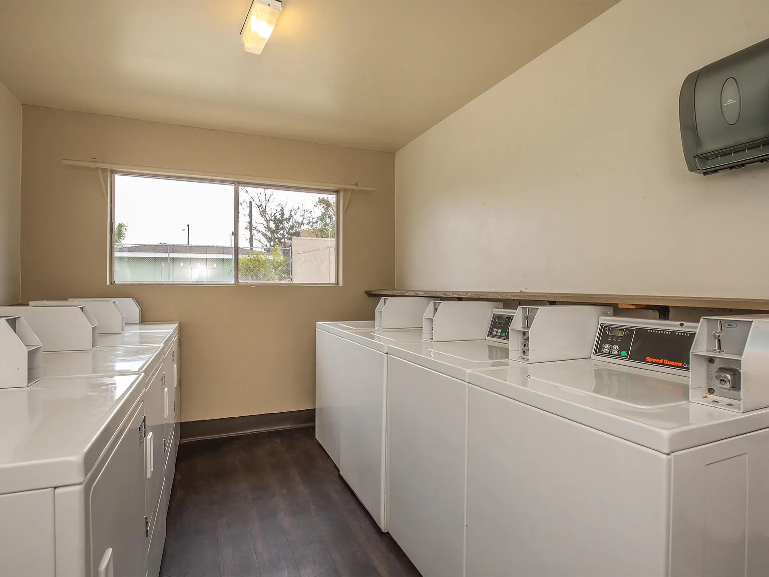 The Monrovia Apartment Homes — Photo 3