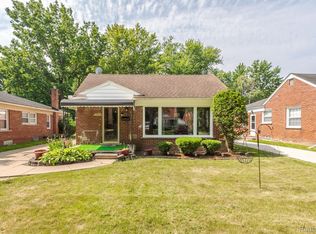 20650 Woodmont St, Harper Woods, MI 48225