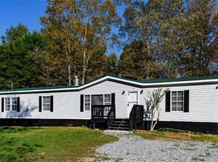 154 Bridle Path Dr, Ball Ground, GA 30107