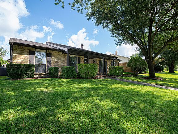 2nd image of 418 Woodhurst Dr
