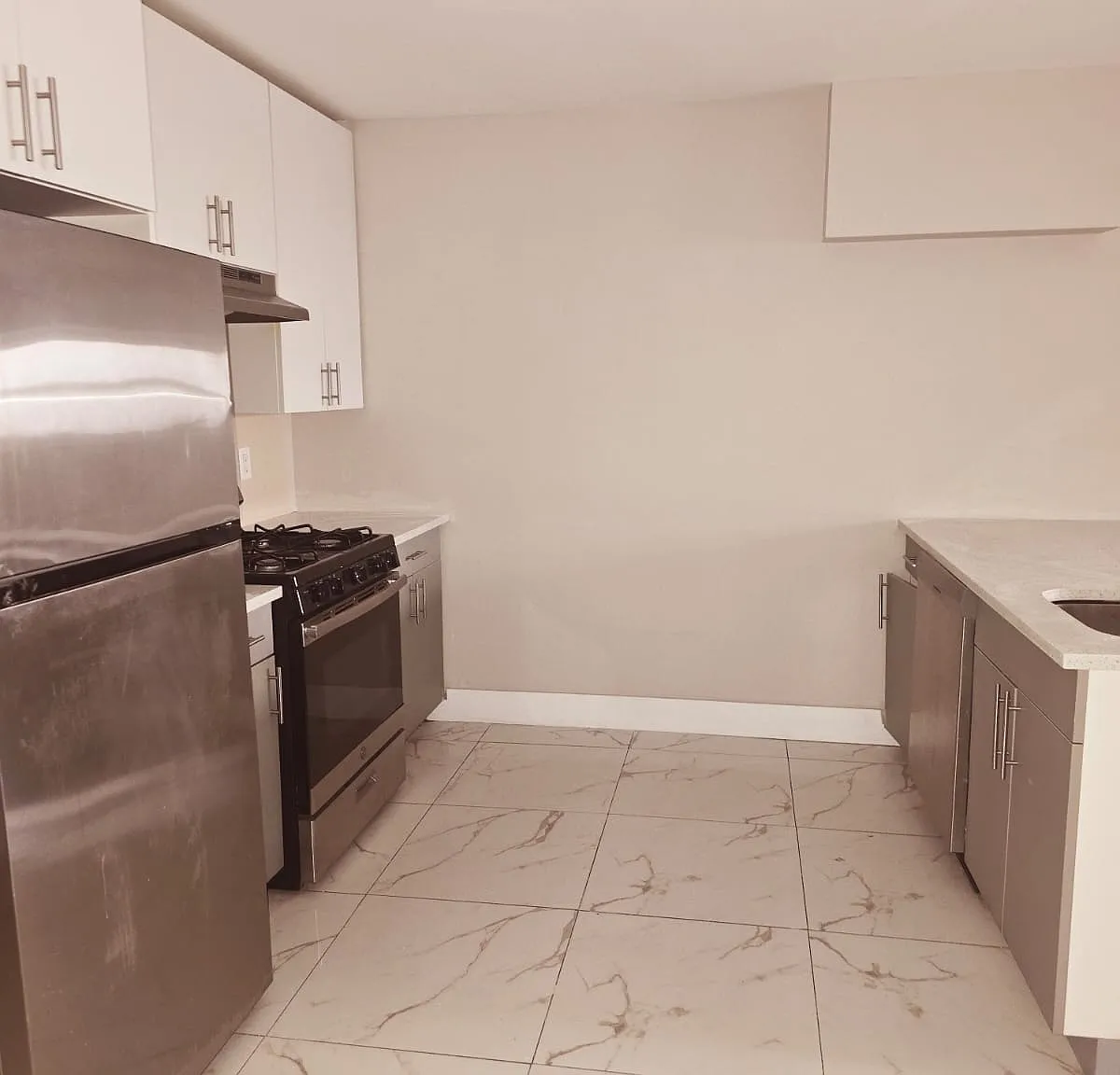 3 bed, $2,500 — Photo 2