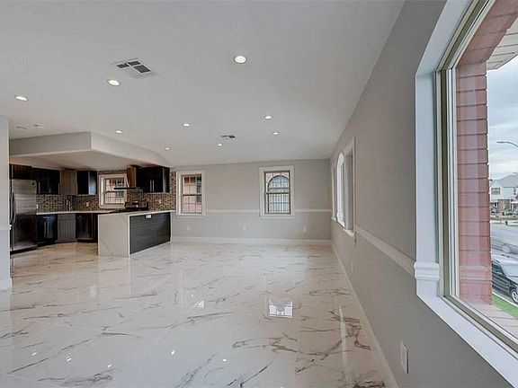 3rd image of 4354 Utopia Pkwy #2F