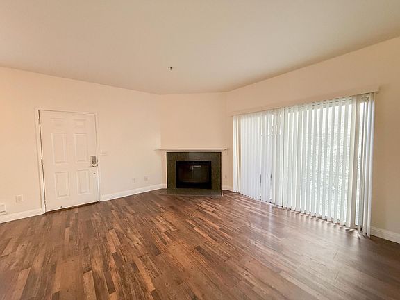 2nd image of 2441 Creekside Ct
