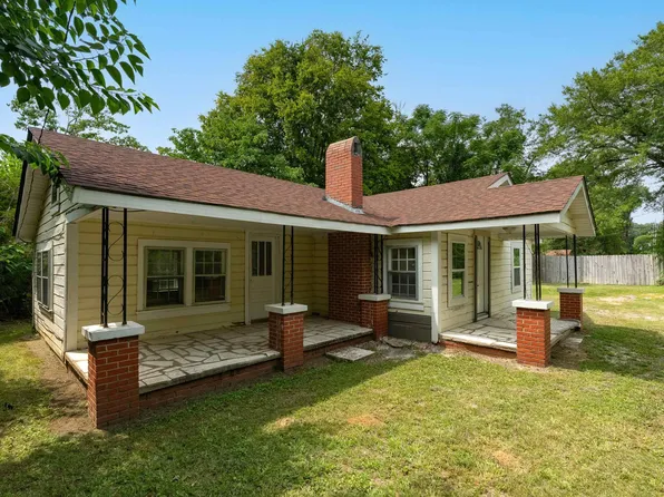 213 Smith Ave, Sylacauga, AL 35150