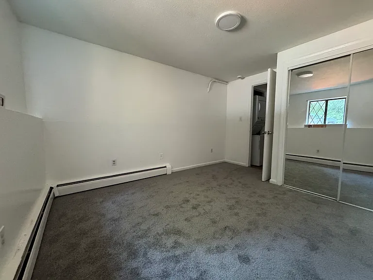 1412 A01 E #A10 — Photo 7