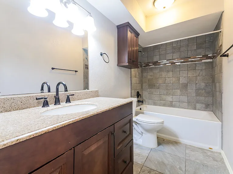 405 W Marble St — Photo 15