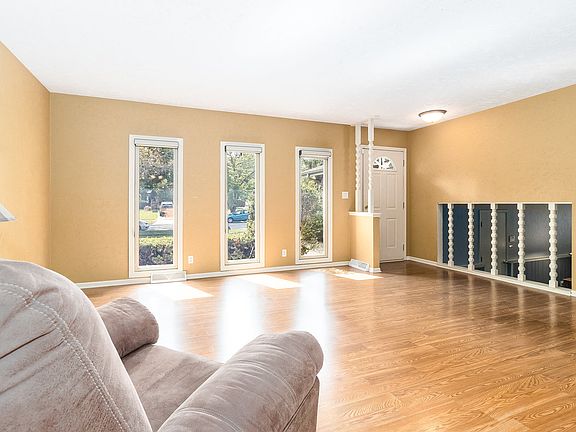 4th image of 1305 Brentwood Pl