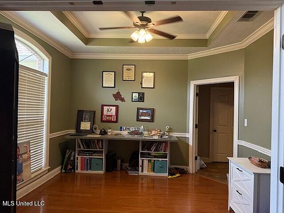 5th image of 185 Apple Blossom Dr