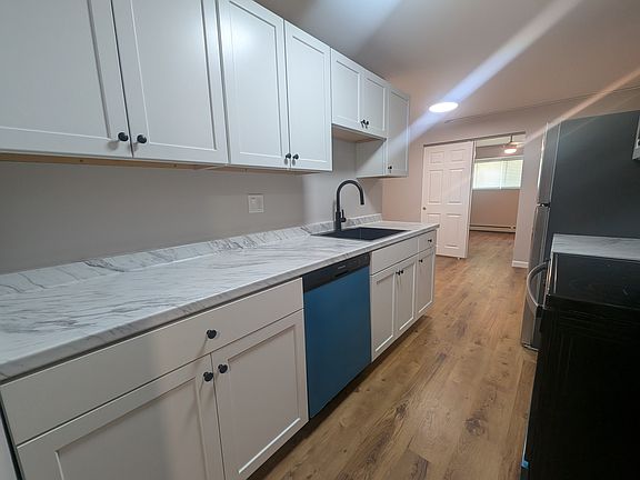 5th image of 420 Woodward Rd APT 17