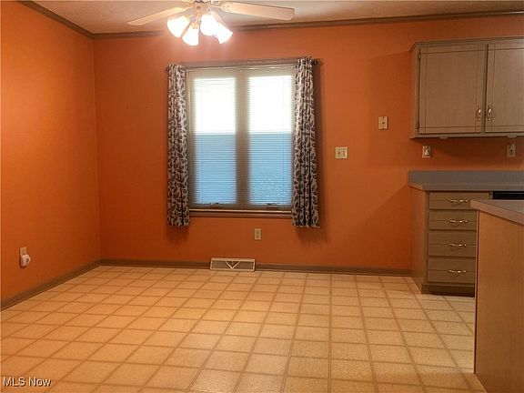 4th image of 2778 Eastwood Dr