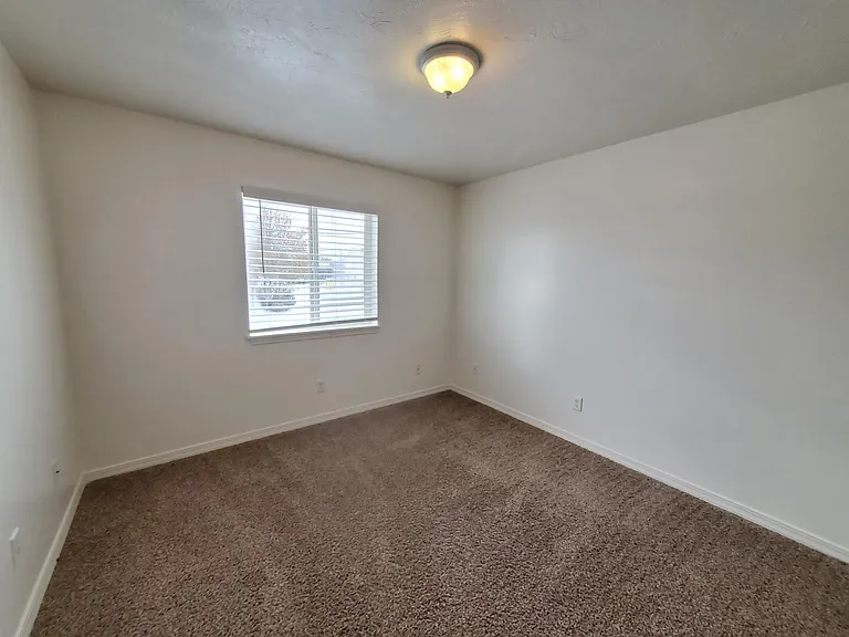 685 John Adams Pkwy #2 — Photo 6