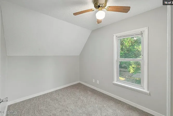 1219 Colburn St — Photo 16