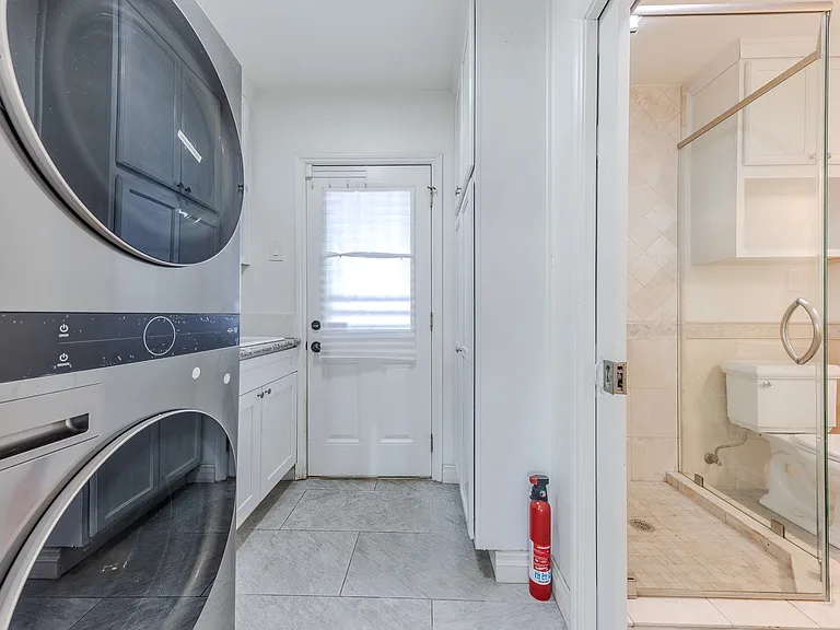 835 Bilton Way — Photo 30
