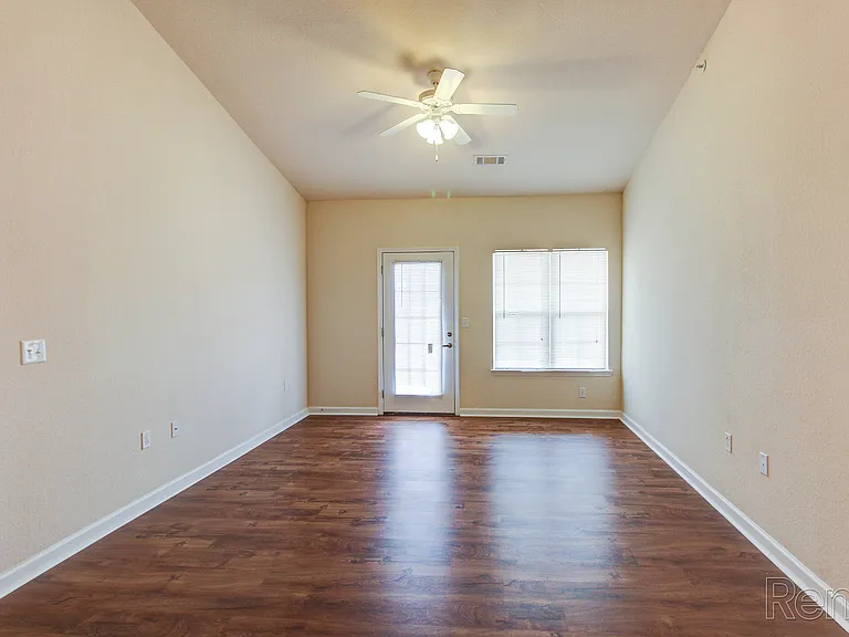 Highland Ridge Apartments — Photo 23