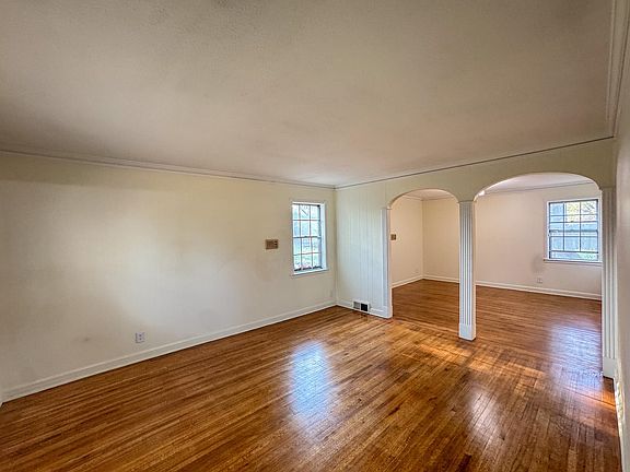 4th image of 1345 Hickory Ridge Cv