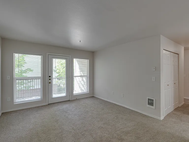 960 SW 163rd Ave #618 — Photo 9