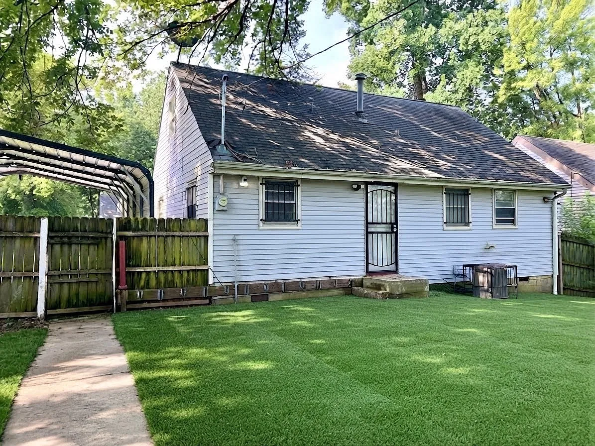 4 bed, 1.5 bath, 1210 sqft, $1,800 — Photo 3