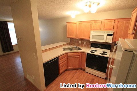 3rd image of 467 Aqua Cir