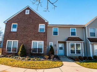285 Stratford Pl, Morganville, NJ 07751